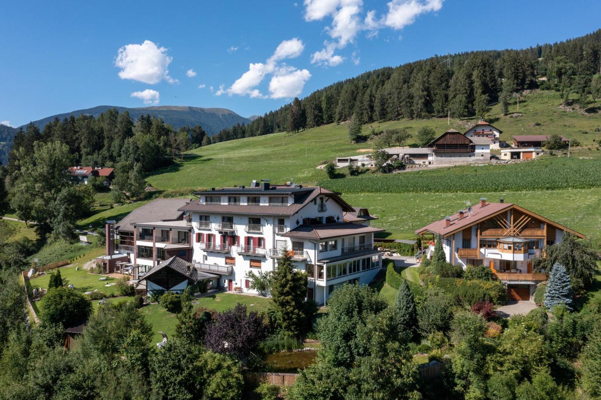 Residence Iris Olang Екстериор снимка