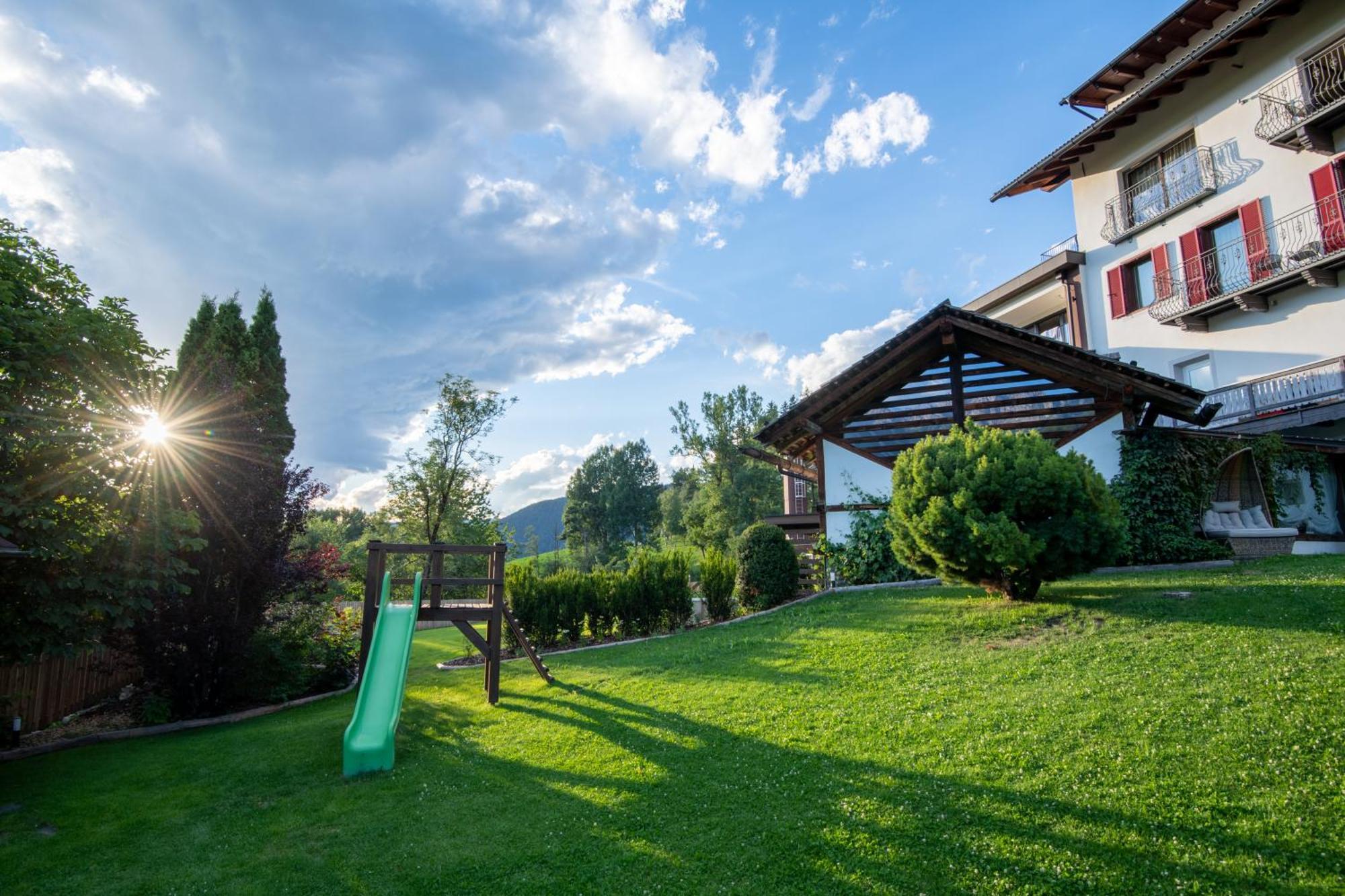 Residence Iris Olang Екстериор снимка